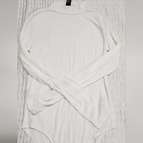 FOREVER 21 BODYSUIT SIZE S - Picture 9 of 12